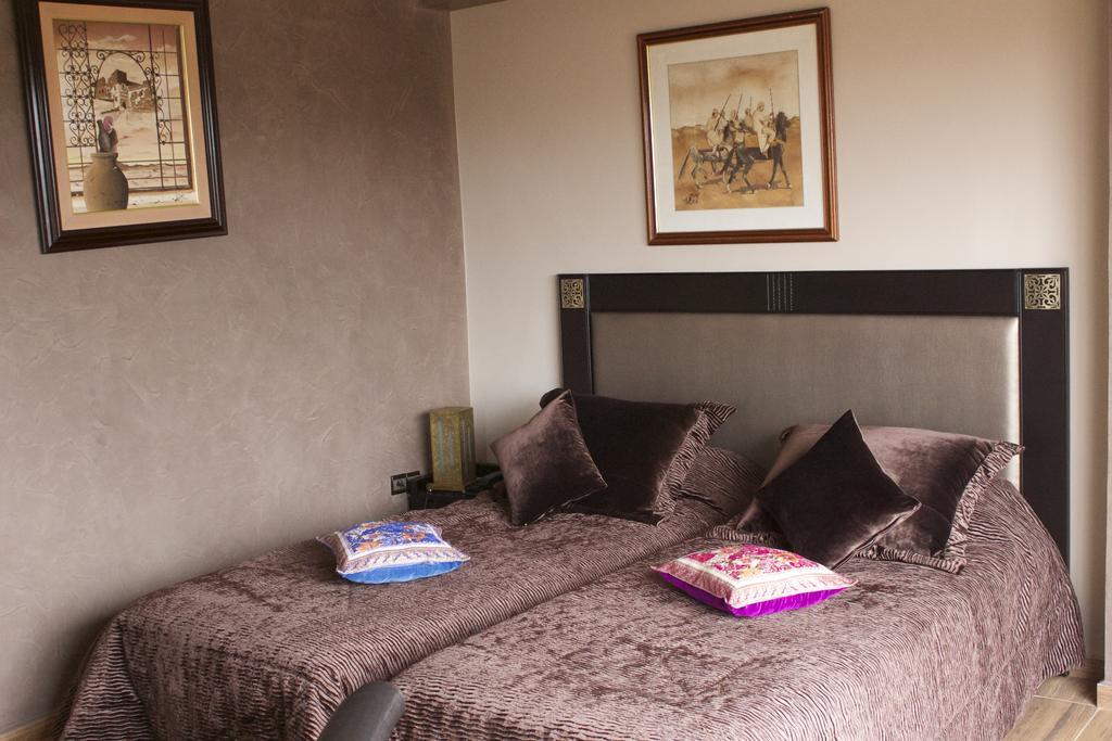Hotel Collier De La Colombe Meknès Habitación foto